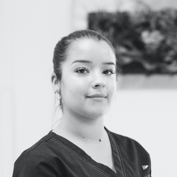 Léa – Assistante dentaire qualifiée